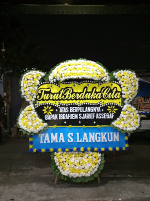 Papan Bunga Duka di Salaman