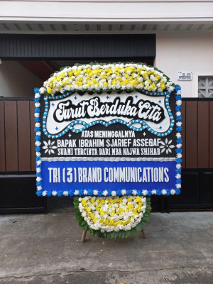 Papan Bunga Duka di Salaman